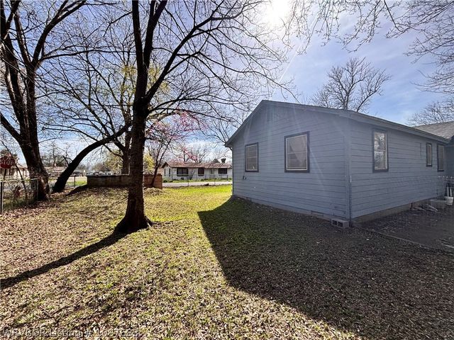 204 Choctaw Street, Hackett, AR 72937