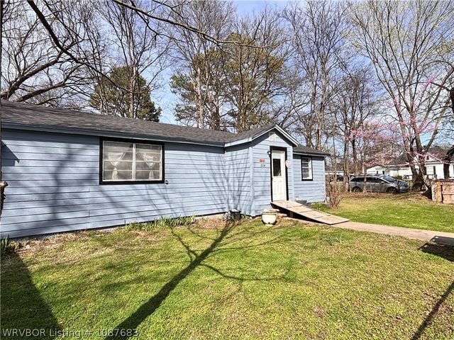 204 Choctaw Street, Hackett, AR 72937