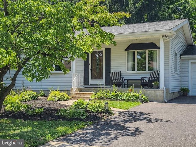 33 DELWOOD RD, Cherry Hill, NJ 08002