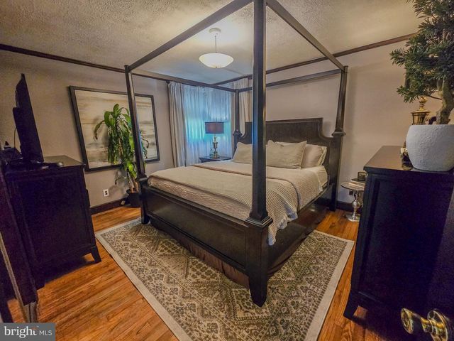 33 DELWOOD RD, Cherry Hill, NJ 08002
