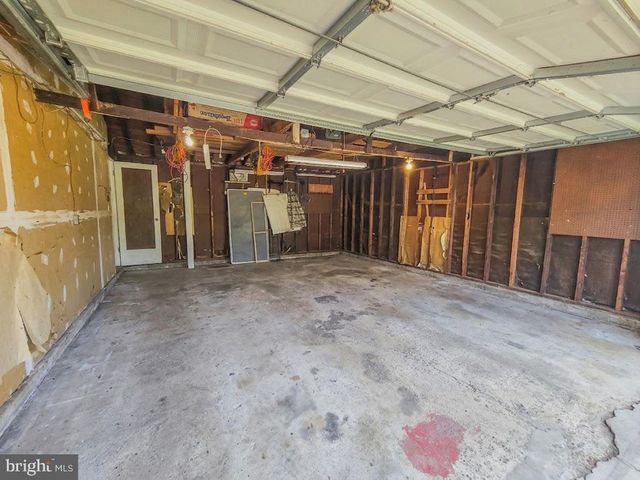 33 DELWOOD RD, Cherry Hill, NJ 08002