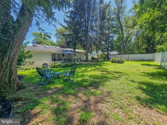33 DELWOOD RD, Cherry Hill, NJ 08002