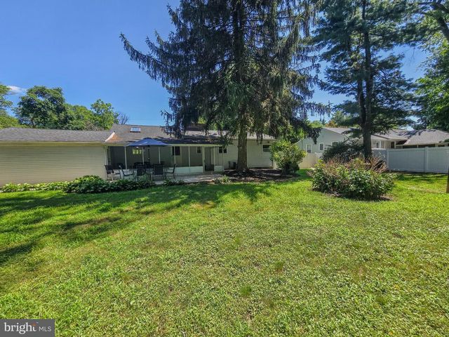 33 DELWOOD RD, Cherry Hill, NJ 08002