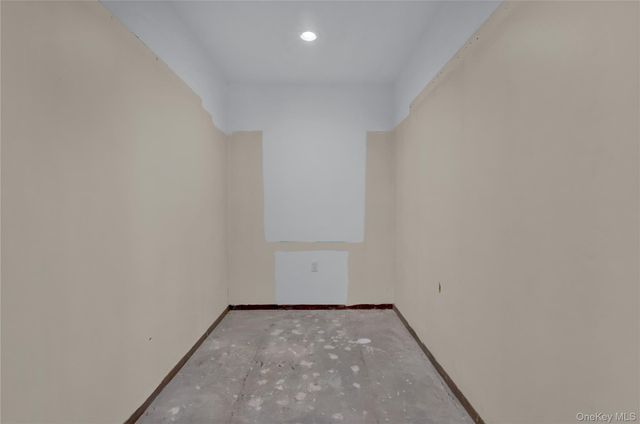 1 Domino Way, Mount Sinai, NY 11766