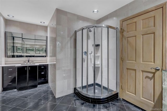 1 Domino Way, Mount Sinai, NY 11766