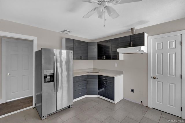 1 Domino Way, Mount Sinai, NY 11766