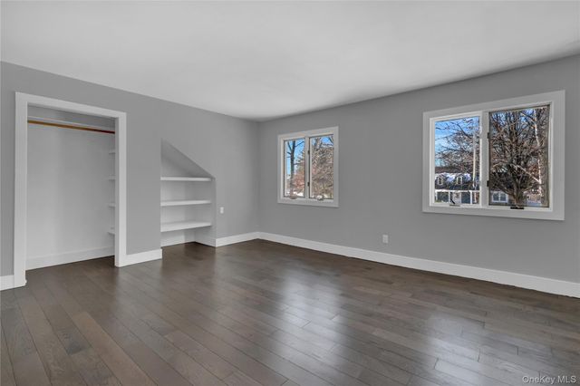 1 Domino Way, Mount Sinai, NY 11766