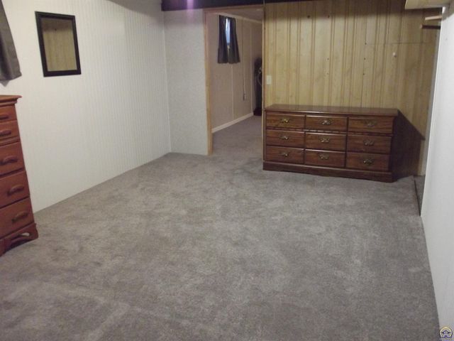 5509 SW 25th ST, Topeka, KS 66614