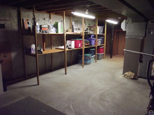 5509 SW 25th ST, Topeka, KS 66614