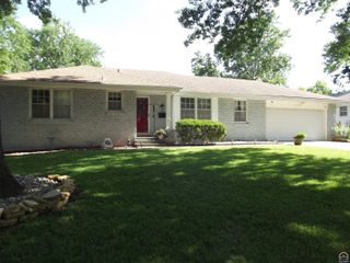 5509 SW 25th ST, Topeka, KS 66614