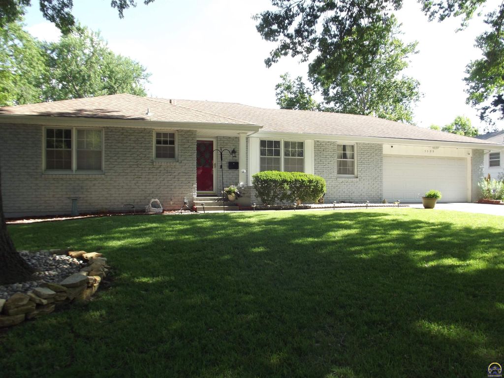 5509 SW 25th ST, Topeka, KS 66614