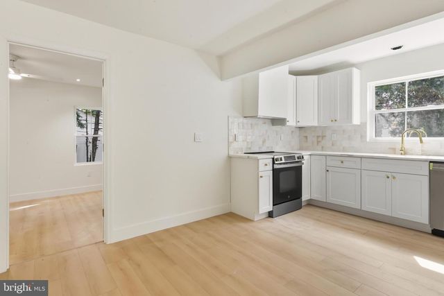 24 N 12TH ST, Villas, NJ 08251