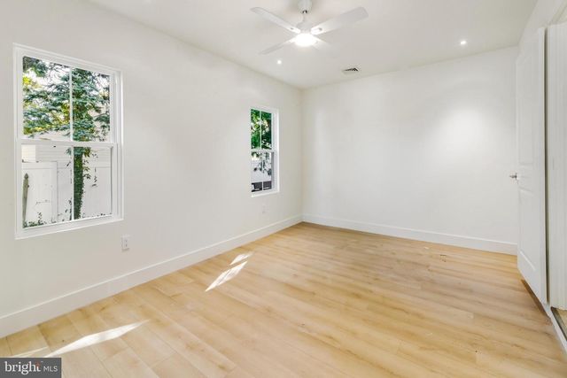 24 N 12TH ST, Villas, NJ 08251