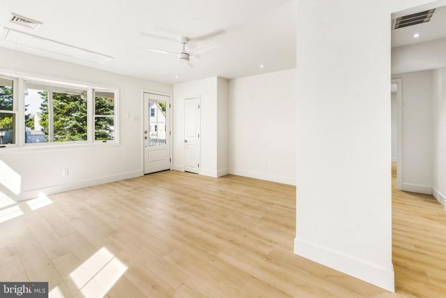 24 N 12TH ST, Villas, NJ 08251