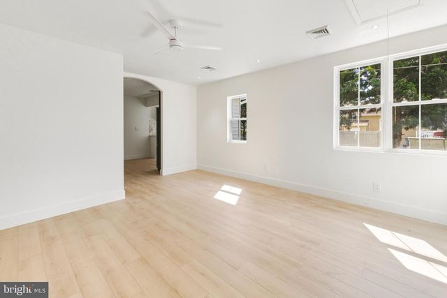 24 N 12TH ST, Villas, NJ 08251