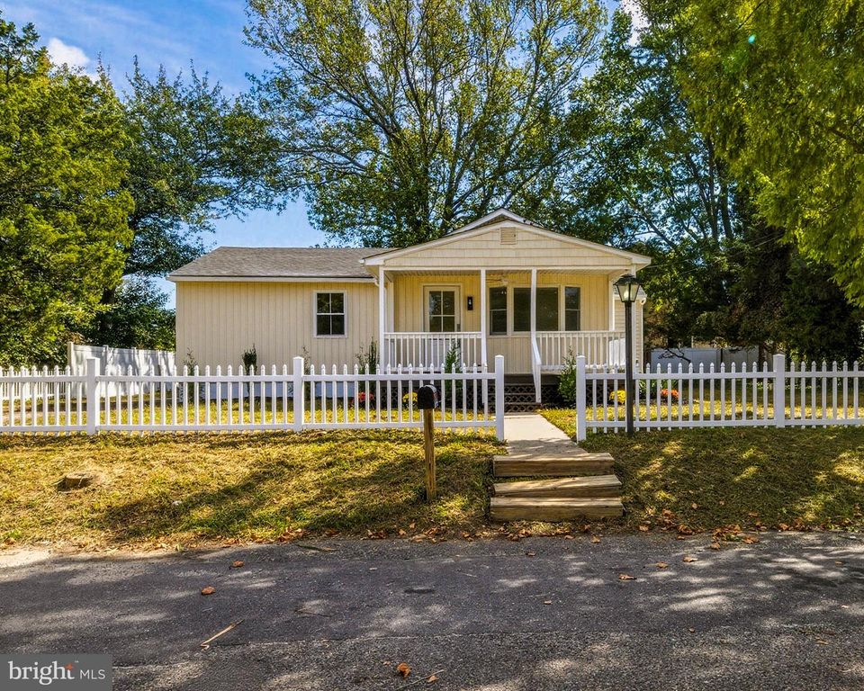 24 N 12TH ST, Villas, NJ 08251