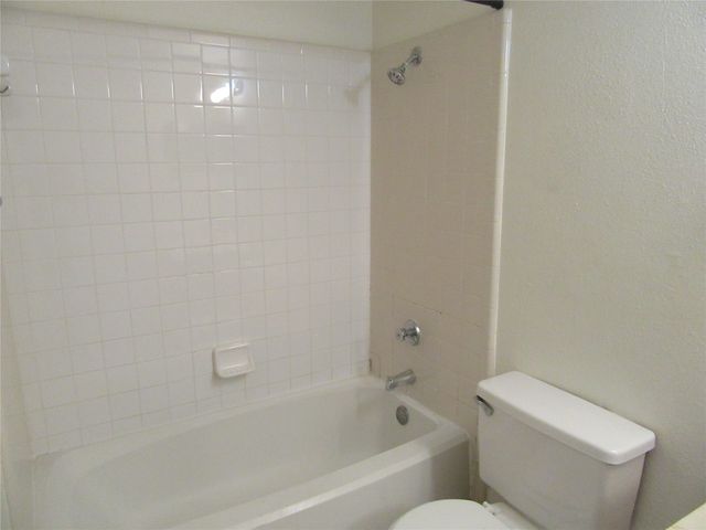 9737 Whitehurst Drive 31, Dallas, TX 75243