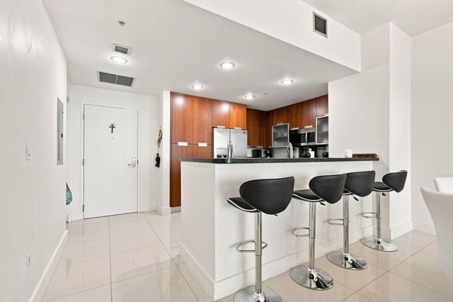 7901 HISPANOLA Avenue 1008, North Bay Village, FL 33141