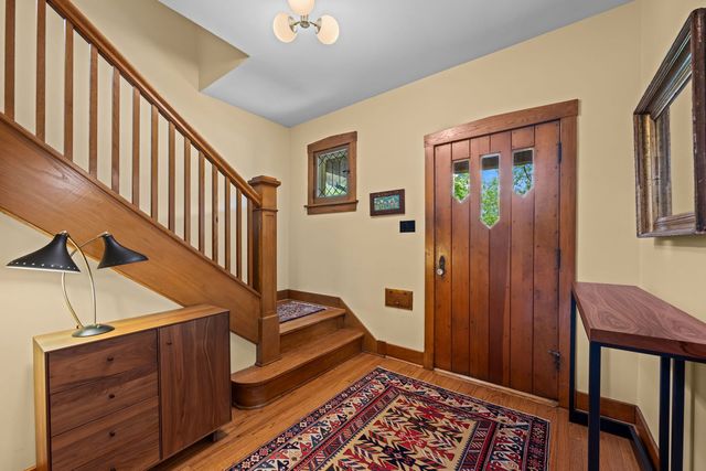 226 S Walnut Avenue, Arlington Heights, IL 60005