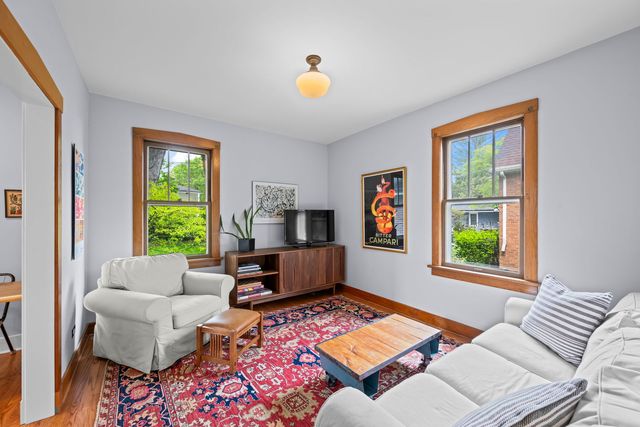 226 S Walnut Avenue, Arlington Heights, IL 60005