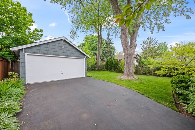 226 S Walnut Avenue, Arlington Heights, IL 60005