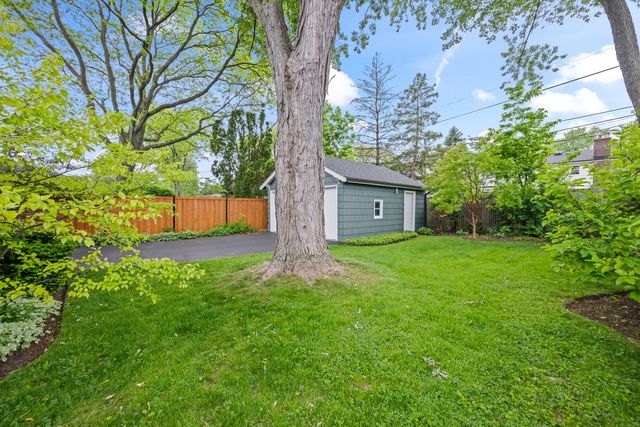 226 S Walnut Avenue, Arlington Heights, IL 60005