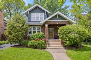 226 S Walnut Avenue, Arlington Heights, IL 60005