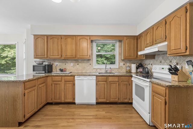 47 Autumn Ridge Road, Shelton, CT 06484