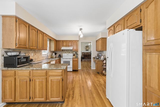 47 Autumn Ridge Road, Shelton, CT 06484
