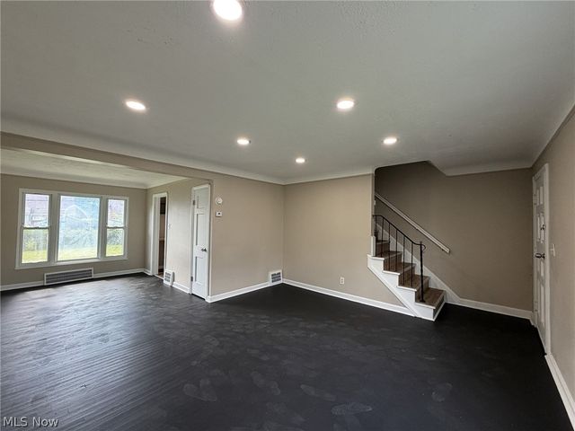 3928 Strandhill Road, Cleveland, OH 44128