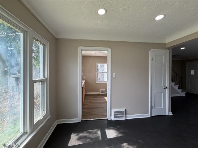3928 Strandhill Road, Cleveland, OH 44128