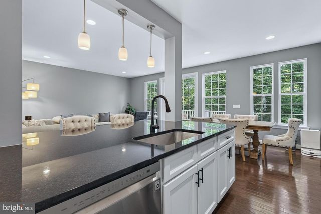 20283 CENTER BROOK SQ, Sterling, VA 20165