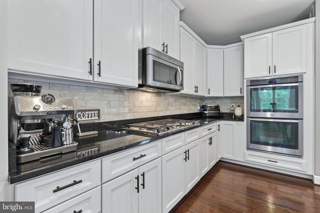 20283 CENTER BROOK SQ, Sterling, VA 20165