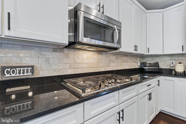 20283 CENTER BROOK SQ, Sterling, VA 20165
