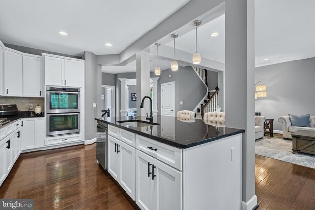 20283 CENTER BROOK SQ, Sterling, VA 20165