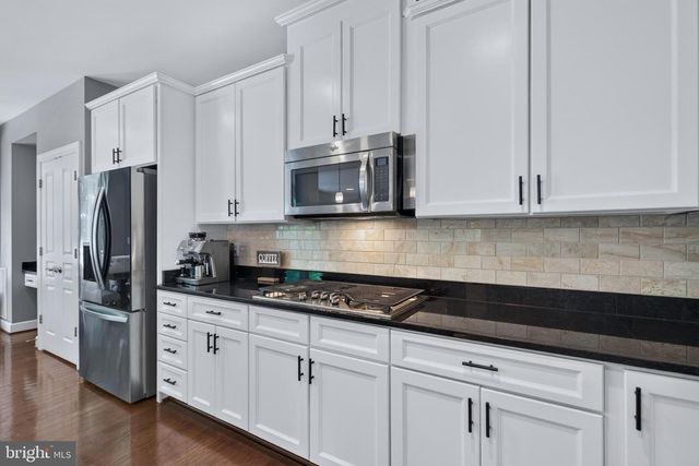 20283 CENTER BROOK SQ, Sterling, VA 20165