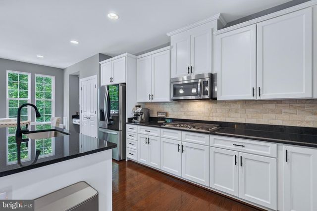 20283 CENTER BROOK SQ, Sterling, VA 20165