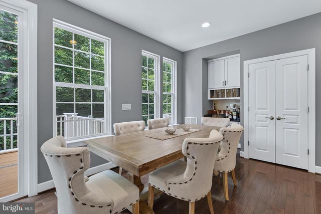 20283 CENTER BROOK SQ, Sterling, VA 20165