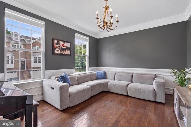 20283 CENTER BROOK SQ, Sterling, VA 20165