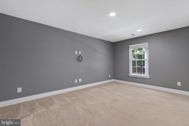 20283 CENTER BROOK SQ, Sterling, VA 20165