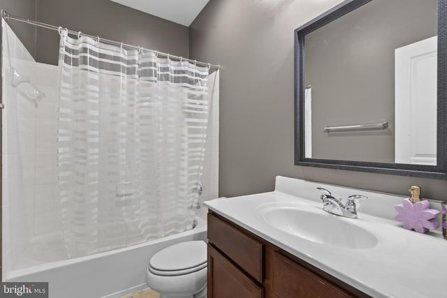 20283 CENTER BROOK SQ, Sterling, VA 20165