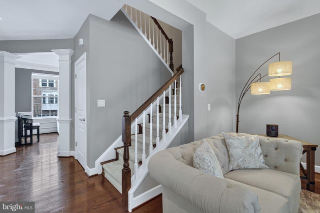 20283 CENTER BROOK SQ, Sterling, VA 20165