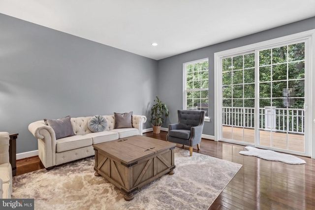 20283 CENTER BROOK SQ, Sterling, VA 20165