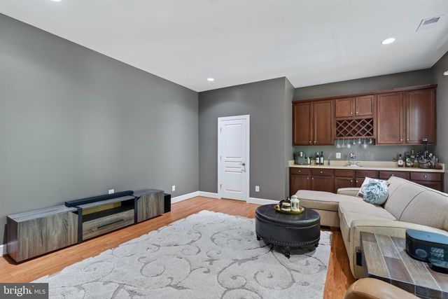 20283 CENTER BROOK SQ, Sterling, VA 20165