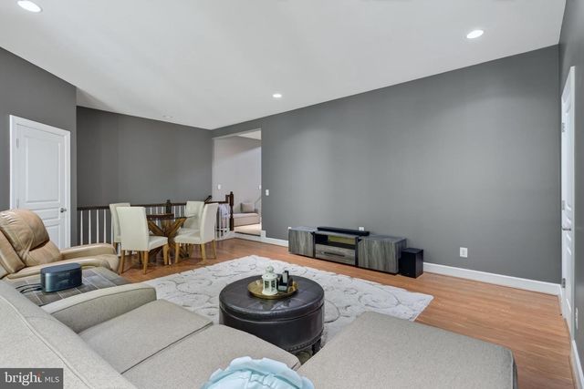 20283 CENTER BROOK SQ, Sterling, VA 20165