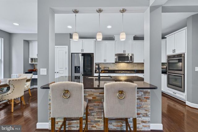 20283 CENTER BROOK SQ, Sterling, VA 20165