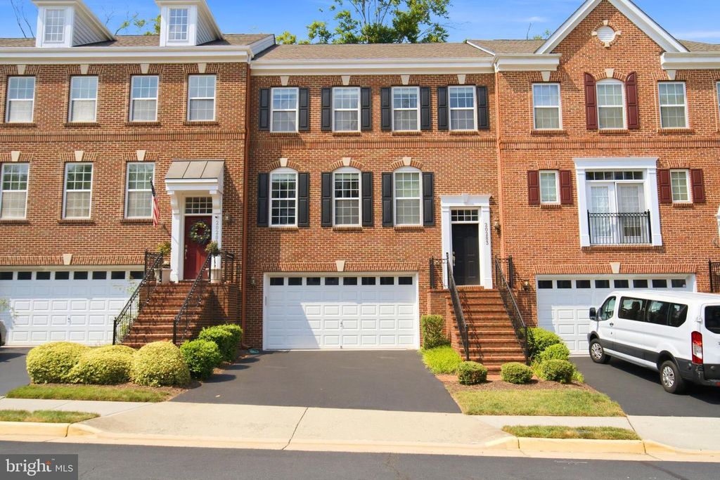 20283 CENTER BROOK SQ, Sterling, VA 20165