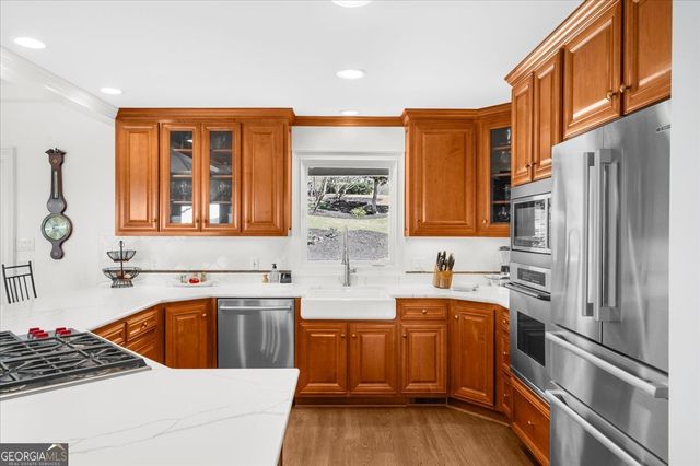 9230 Four Mile Creek Road, Gainesville, GA 30506