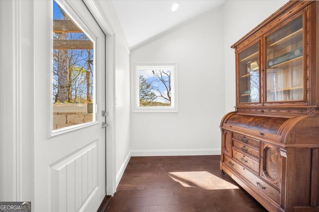 9230 Four Mile Creek Road, Gainesville, GA 30506