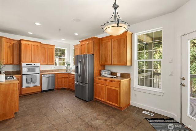 26326 222nd Avenue SE, Maple Valley, WA 98038